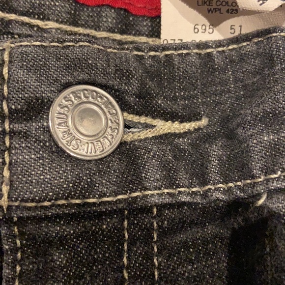 Junior girls Levi's Grey Jeans. Size: 5 - Picture 4 of 9